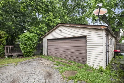 11600 South Hale Avenue Chicago IL 60643