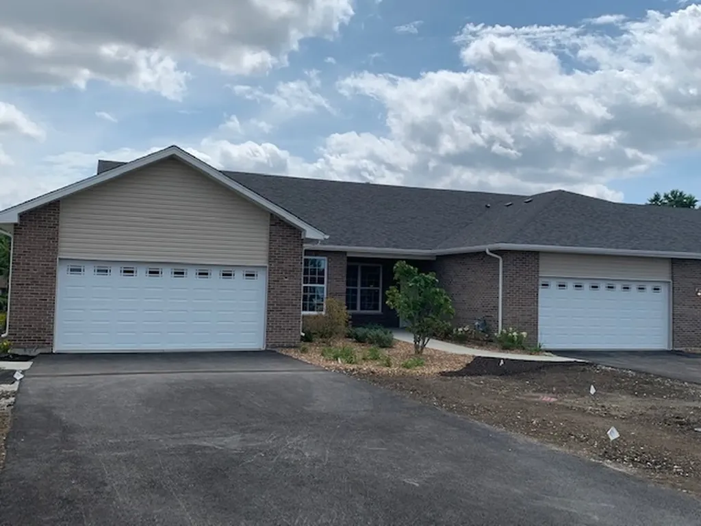 451 BUILDING 9 Ridge Lane Bolingbrook IL 60440