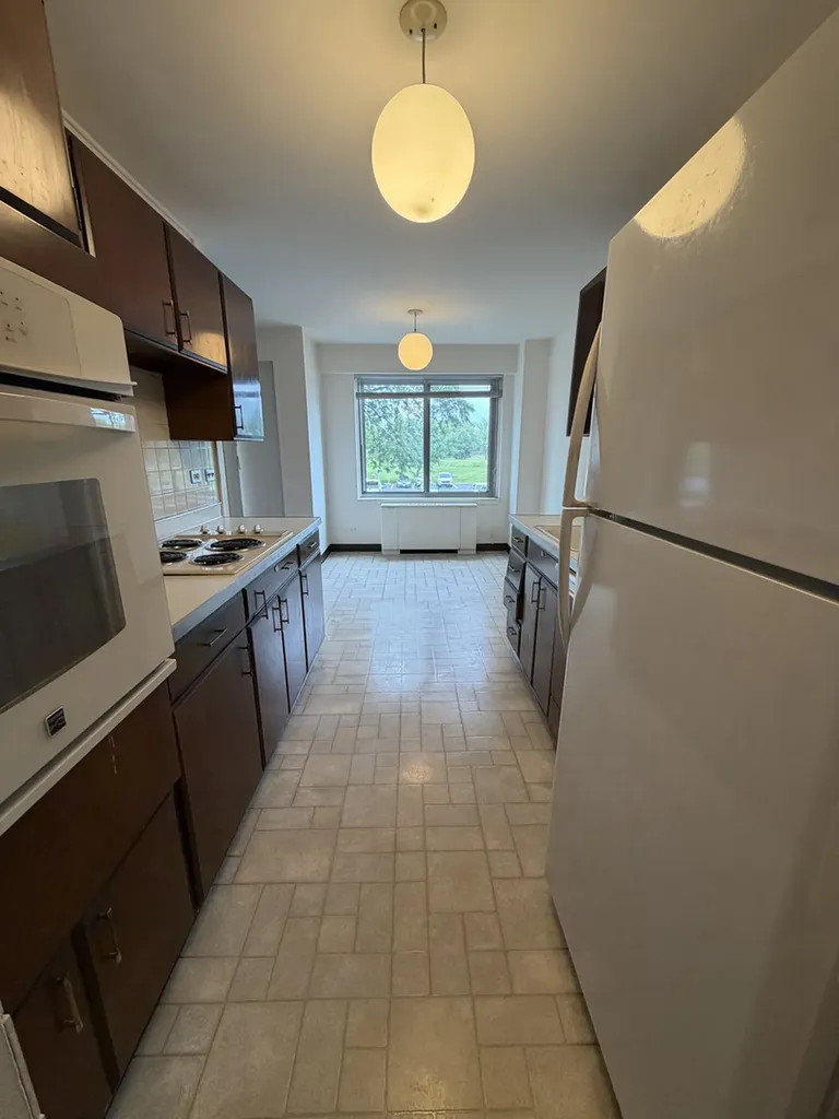6933 North Kedzie Avenue Chicago IL 60645