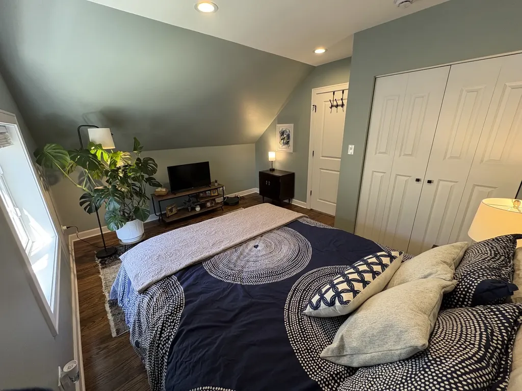 5058 West Wrightwood Avenue Chicago IL 60639