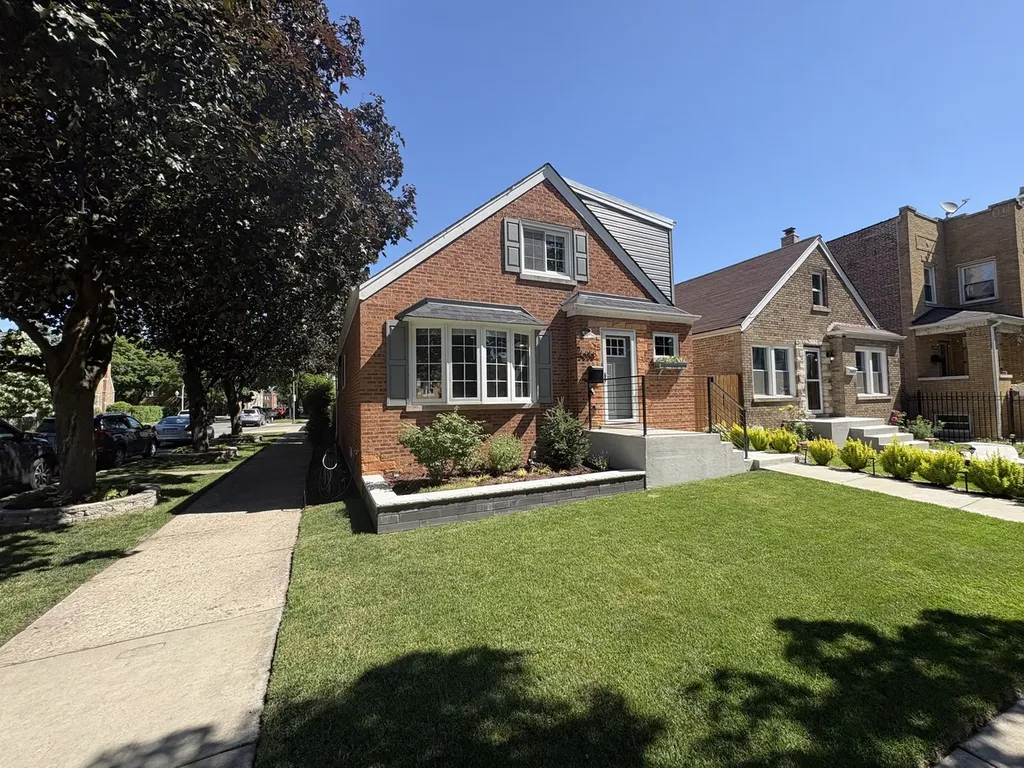 5058 West Wrightwood Avenue Chicago IL 60639
