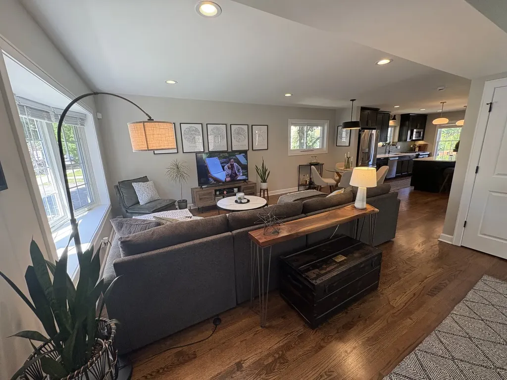 5058 West Wrightwood Avenue Chicago IL 60639