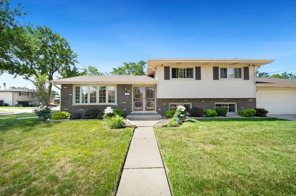 365 West Myrick Avenue Addison IL 60101