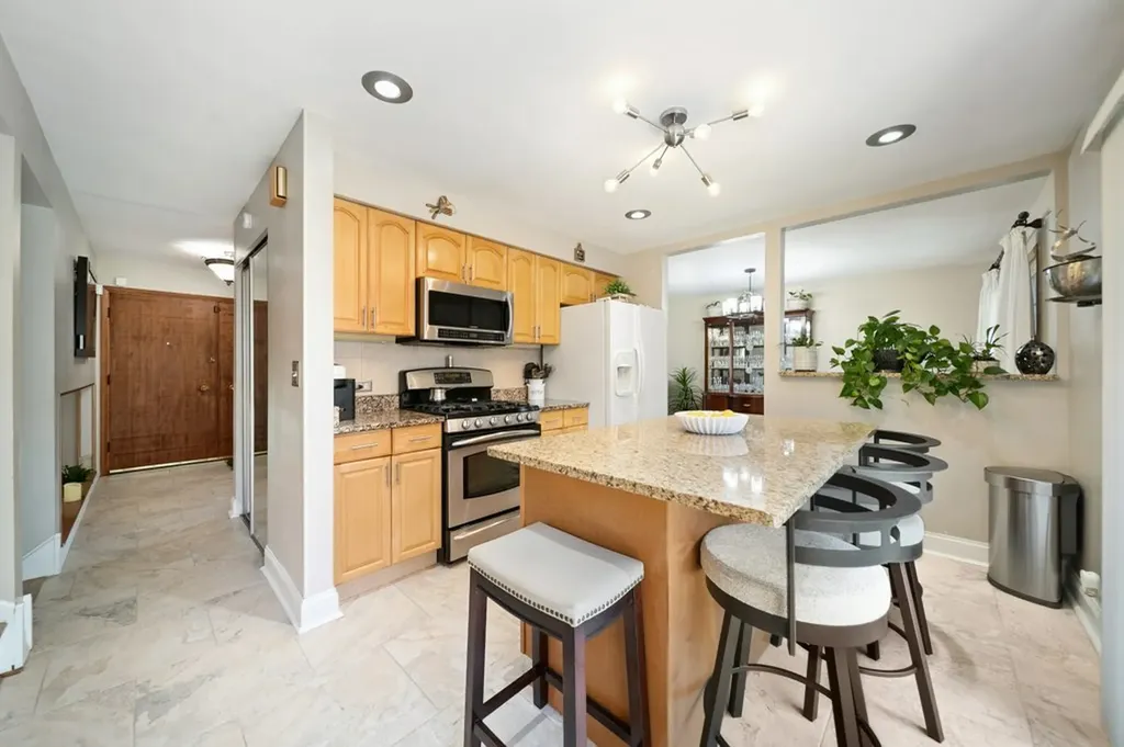 365 West Myrick Avenue Addison IL 60101