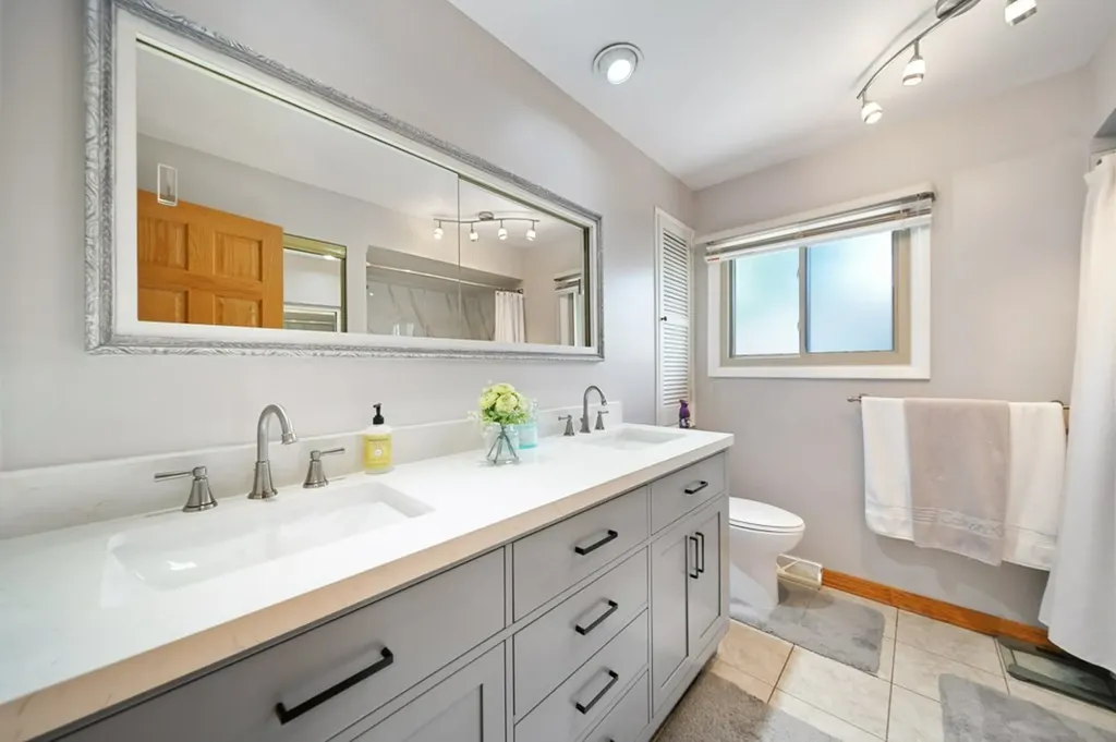 365 West Myrick Avenue Addison IL 60101