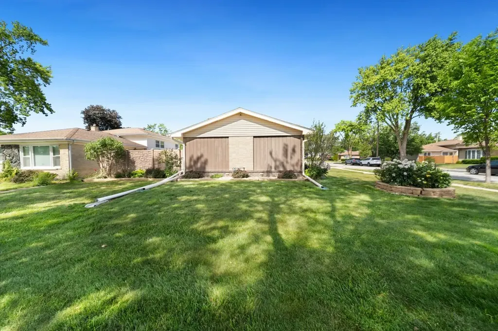 365 West Myrick Avenue Addison IL 60101