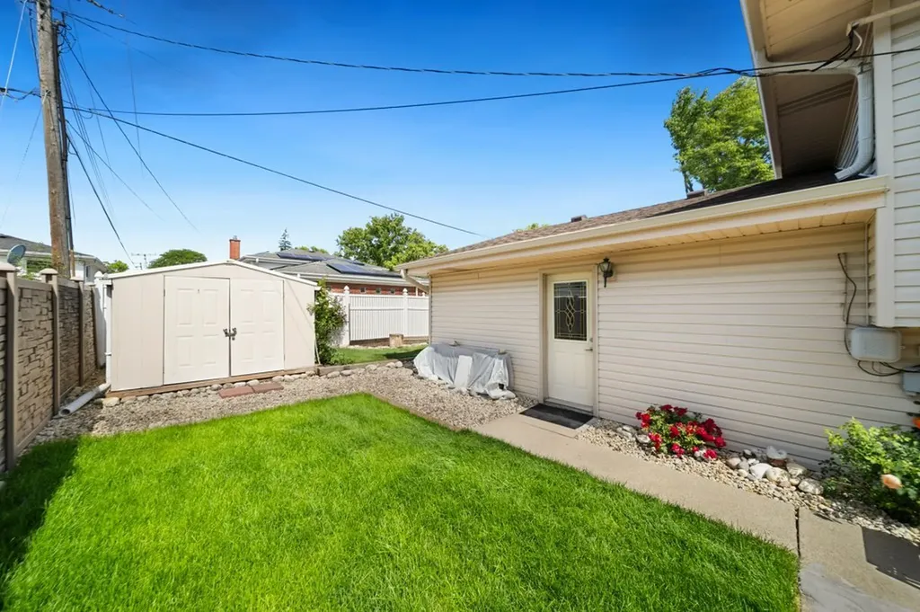 365 West Myrick Avenue Addison IL 60101