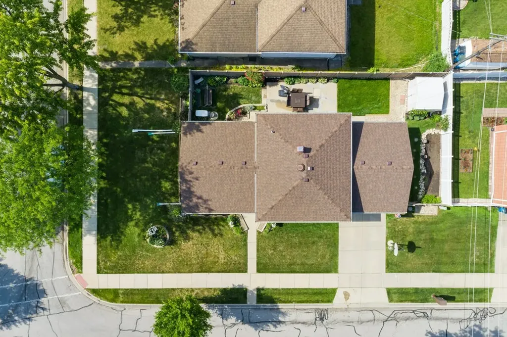 365 West Myrick Avenue Addison IL 60101