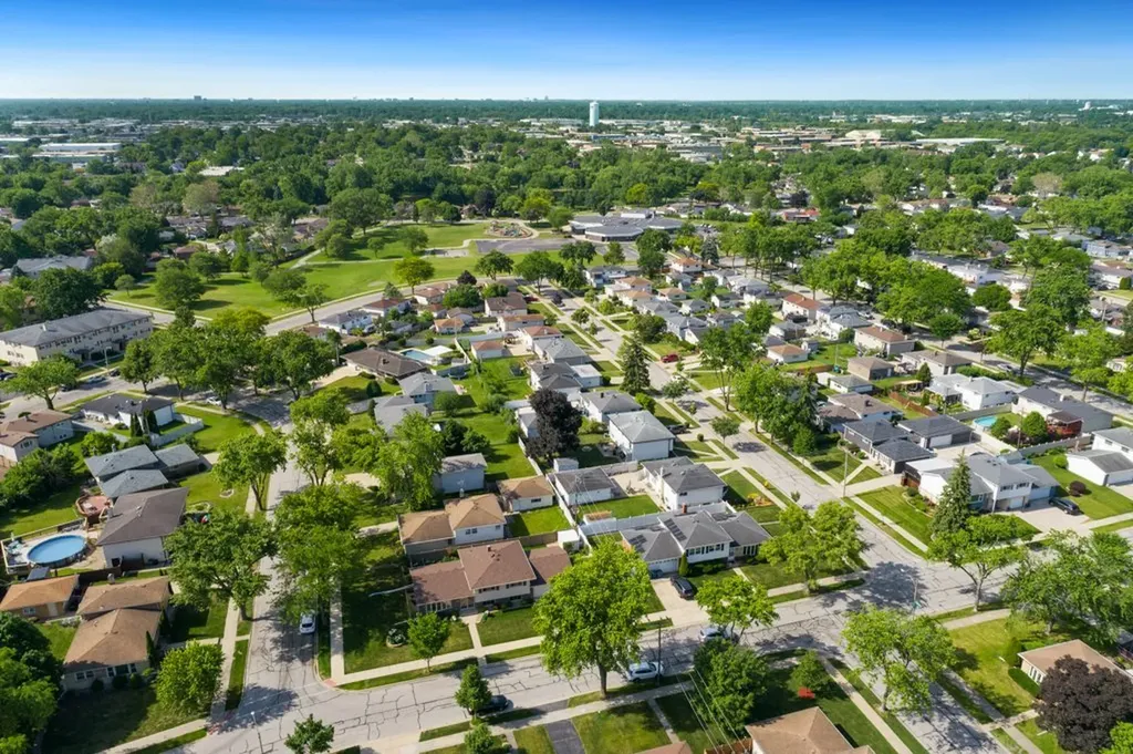 365 West Myrick Avenue Addison IL 60101