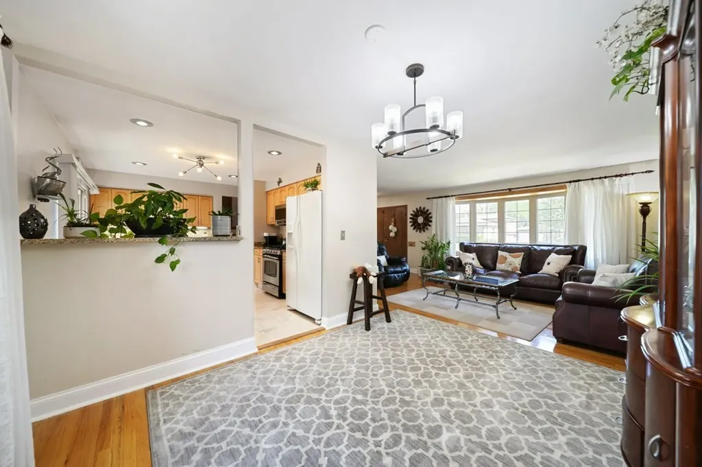 365 West Myrick Avenue Addison IL 60101