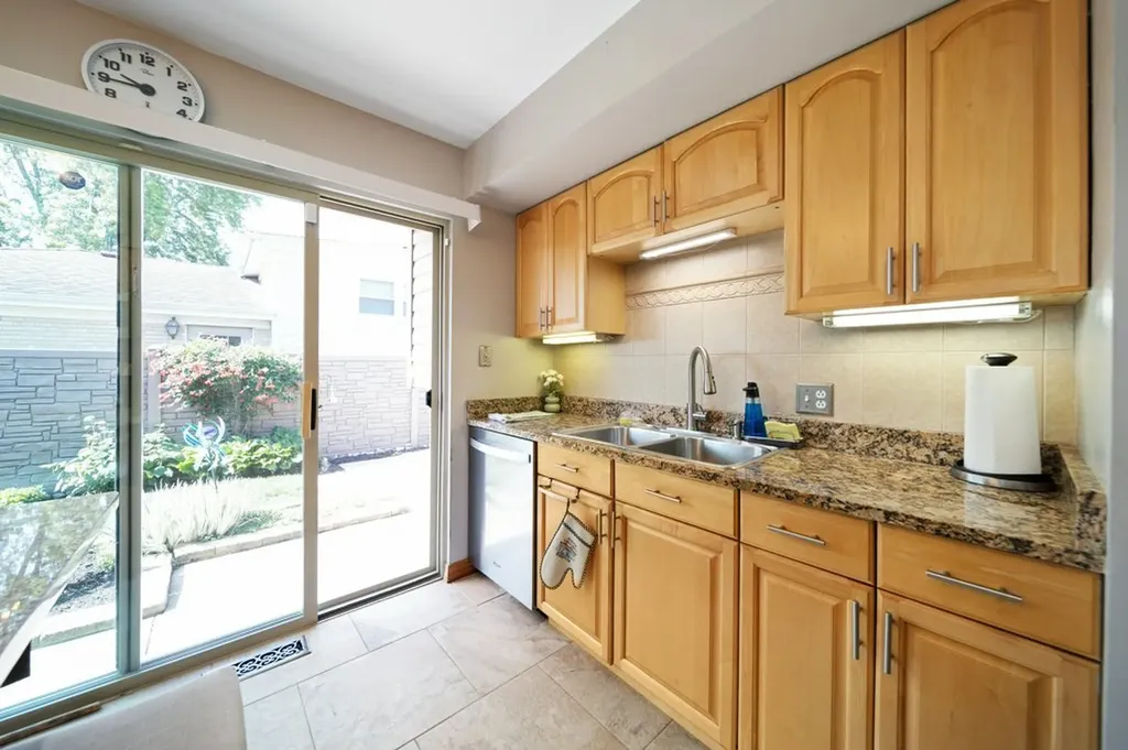 365 West Myrick Avenue Addison IL 60101