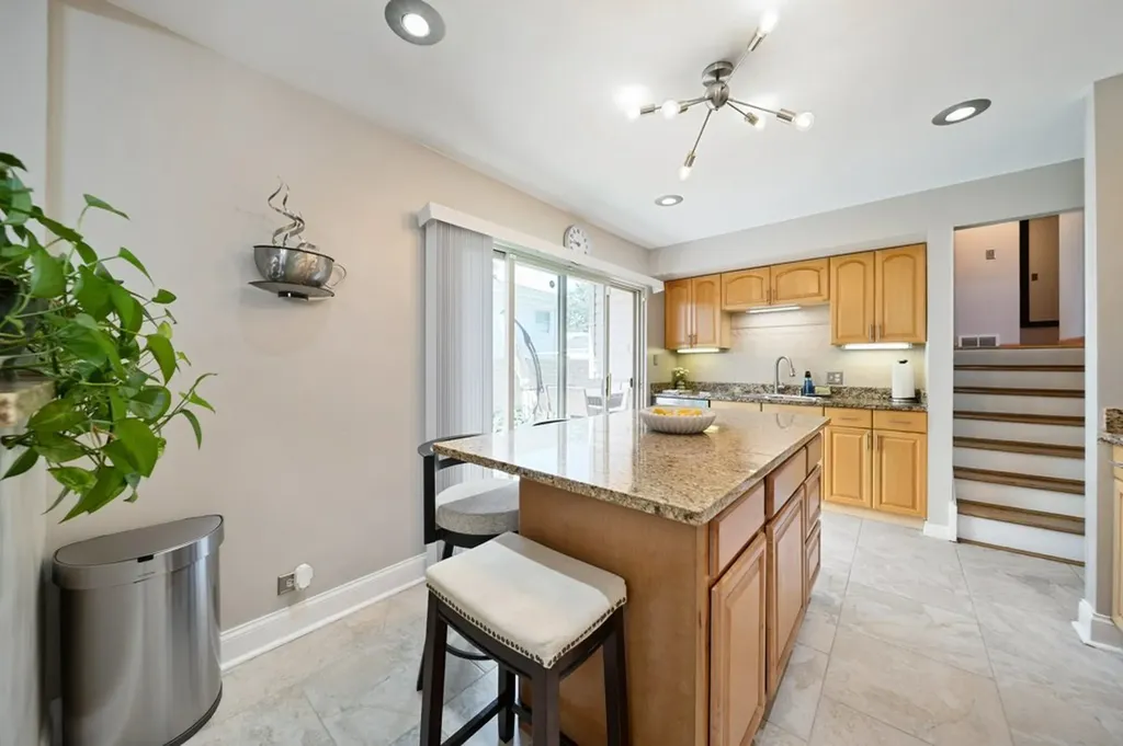 365 West Myrick Avenue Addison IL 60101