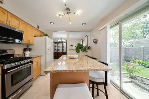 365 West Myrick Avenue Addison IL 60101