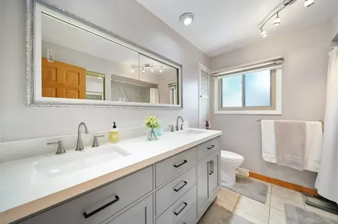 365 West Myrick Avenue Addison IL 60101
