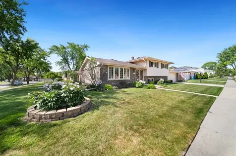 365 West Myrick Avenue Addison IL 60101