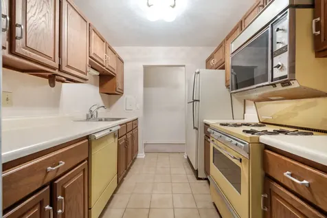 840 Wellington Avenue Elk Grove Village IL 60007