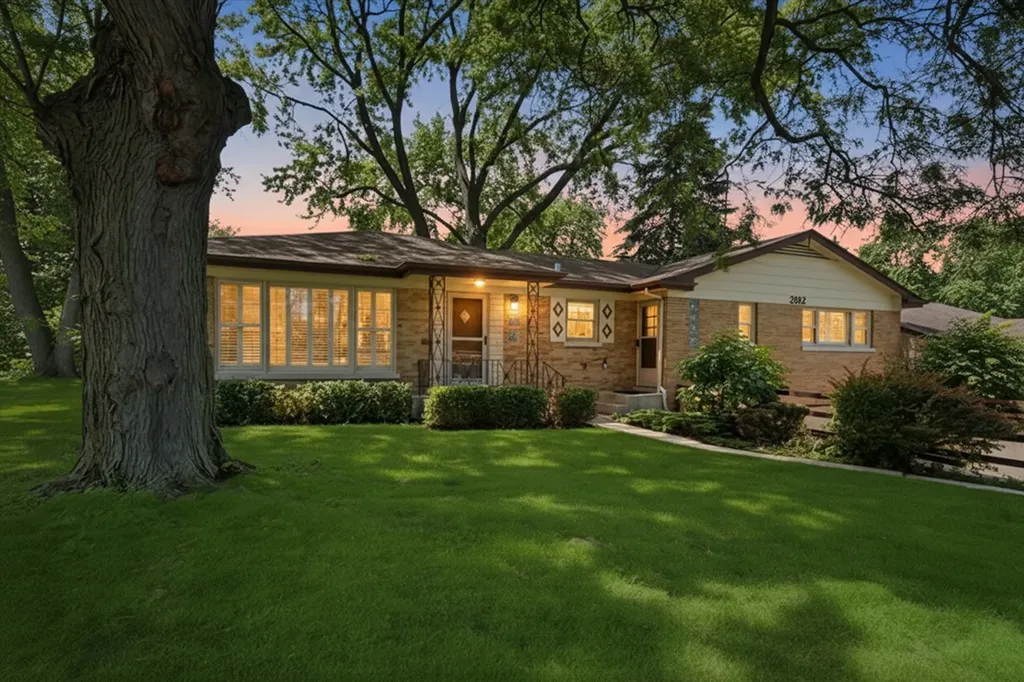 2912 Old Glenview Road Wilmette IL 60091