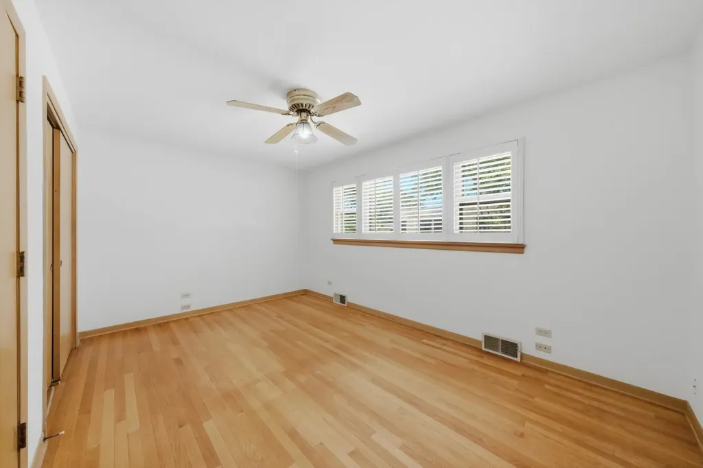 2912 Old Glenview Road Wilmette IL 60091