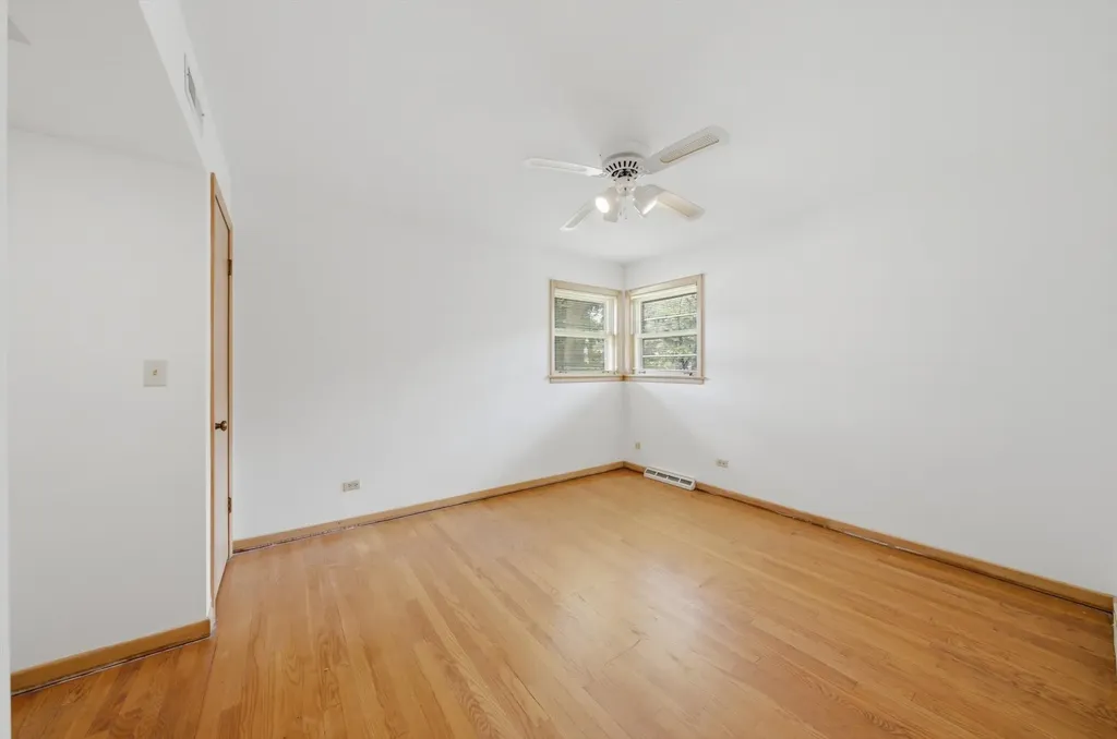 2912 Old Glenview Road Wilmette IL 60091