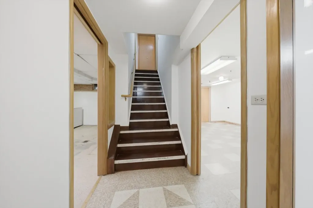 2912 Old Glenview Road Wilmette IL 60091