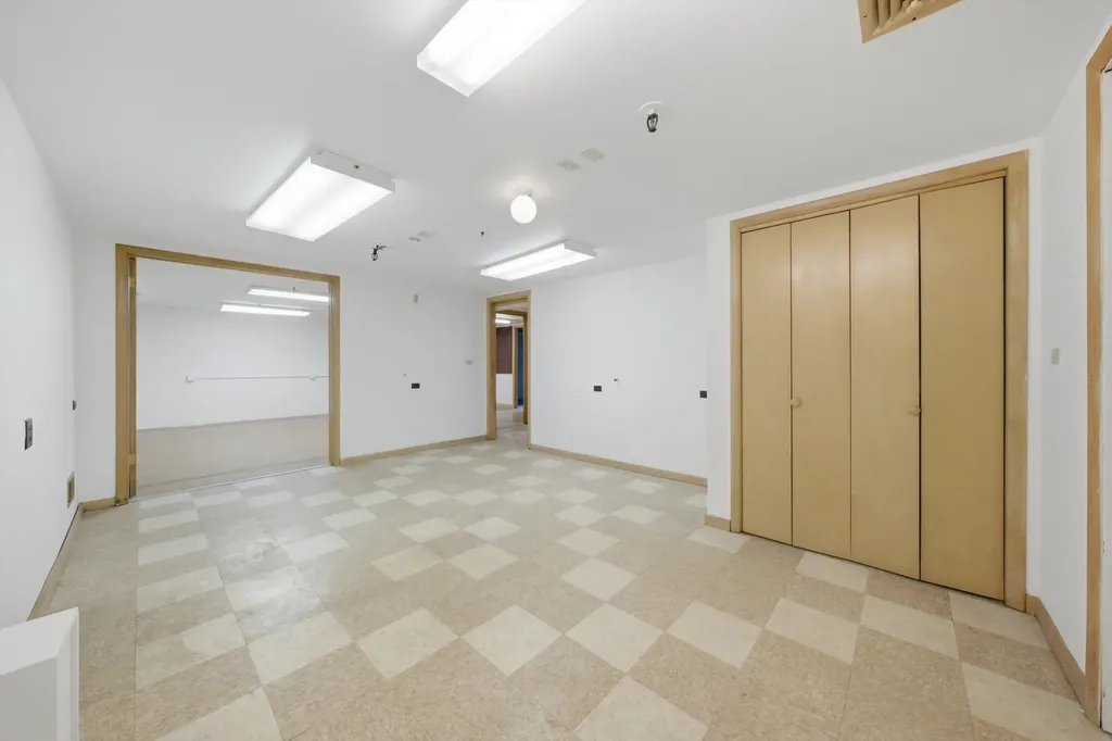 2912 Old Glenview Road Wilmette IL 60091