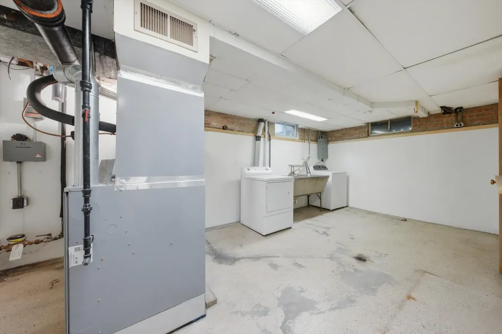 2912 Old Glenview Road Wilmette IL 60091
