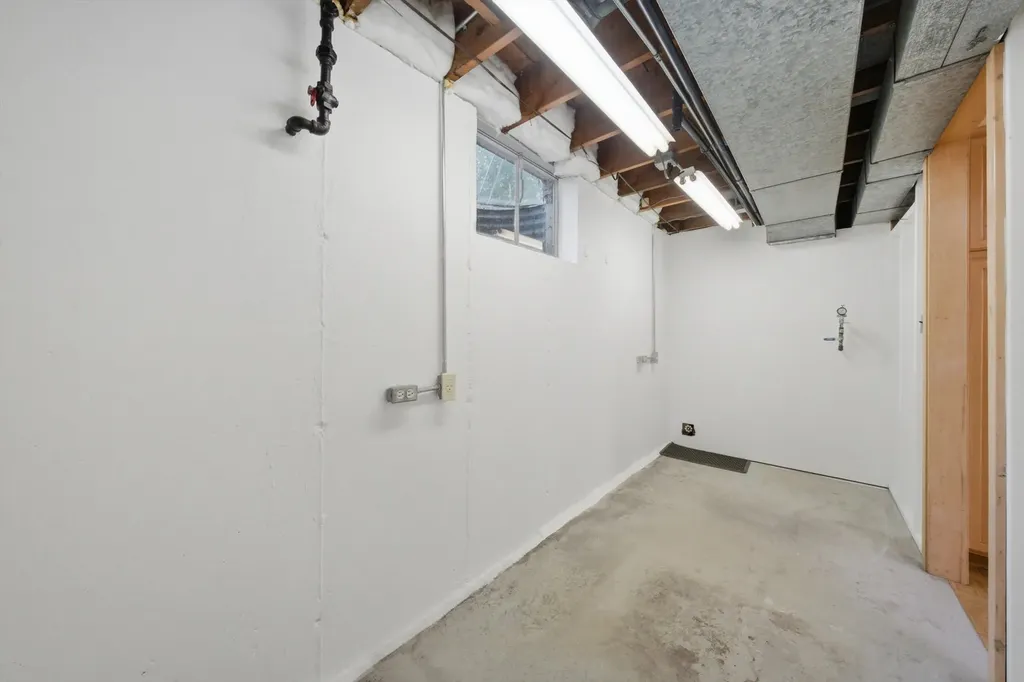 2912 Old Glenview Road Wilmette IL 60091