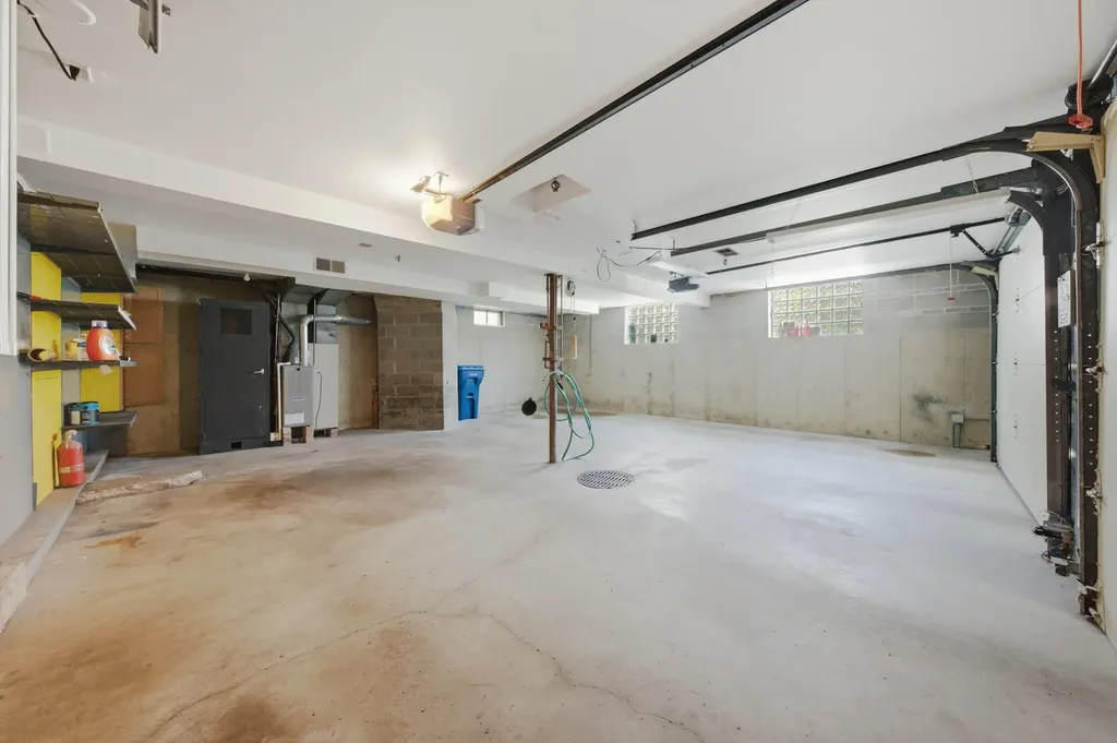 2912 Old Glenview Road Wilmette IL 60091