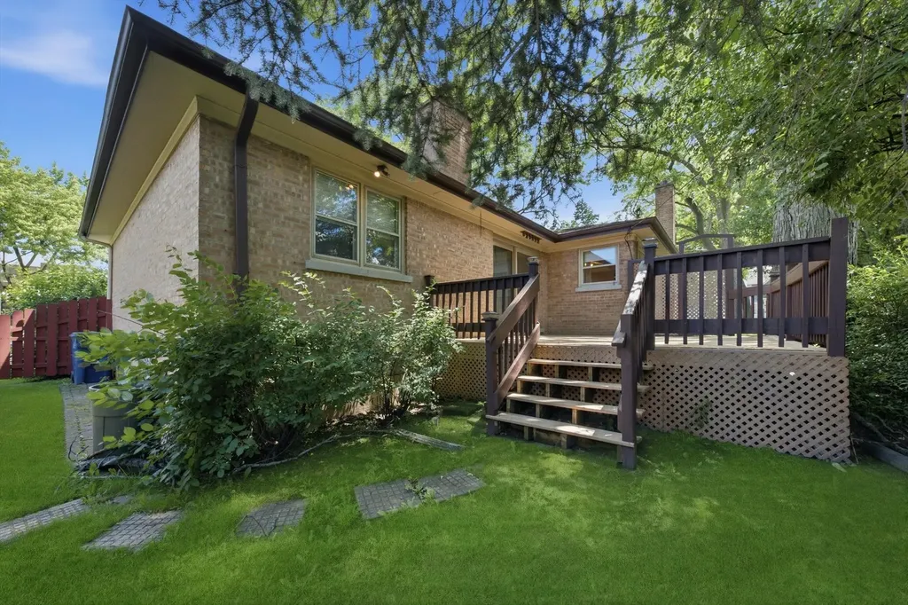 2912 Old Glenview Road Wilmette IL 60091