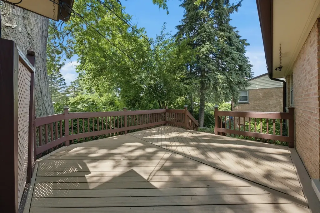 2912 Old Glenview Road Wilmette IL 60091