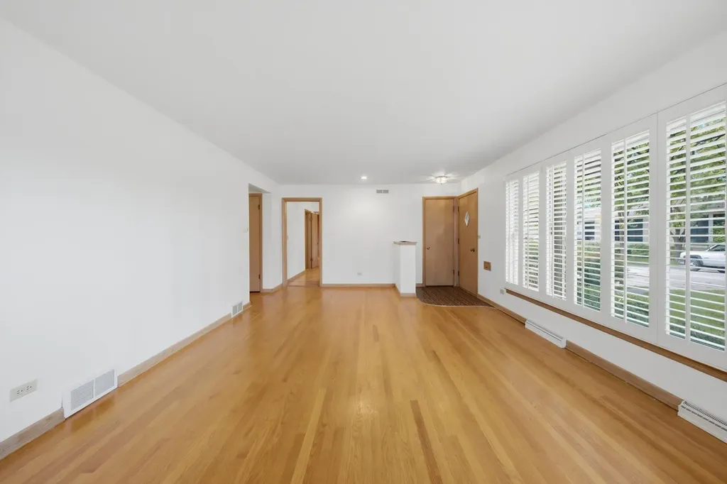 2912 Old Glenview Road Wilmette IL 60091