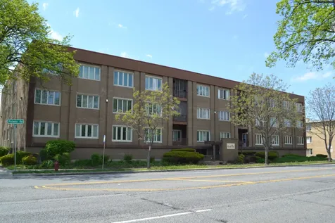 10048 South Pulaski Road Oak Lawn IL 60453