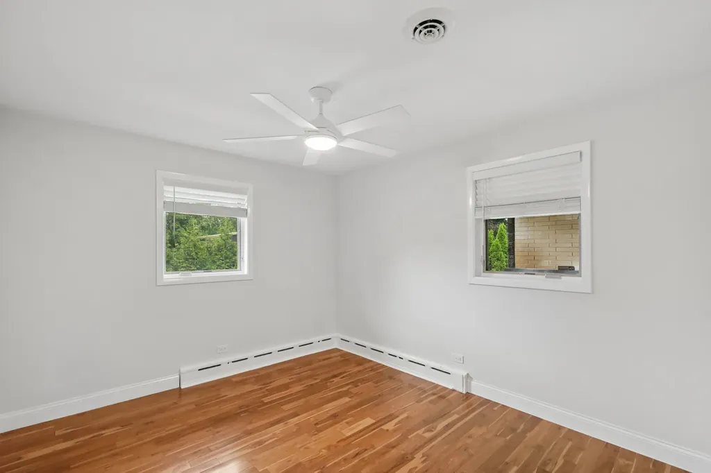20W276 Belmont Place Addison IL 60101