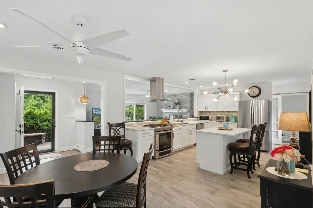 20W276 Belmont Place Addison IL 60101