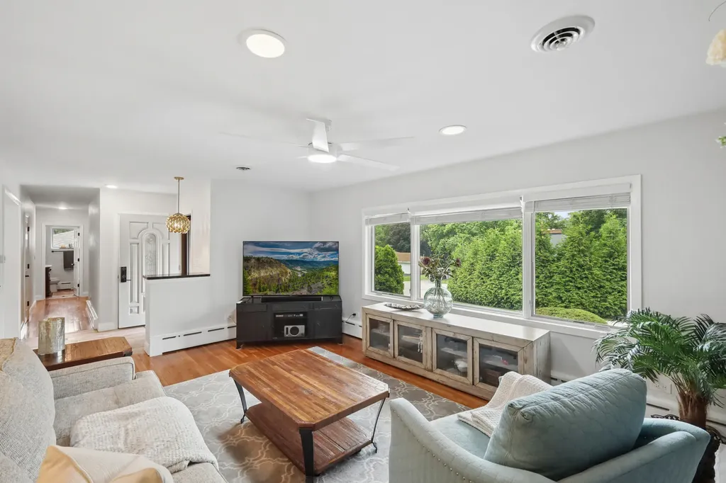 20W276 Belmont Place Addison IL 60101