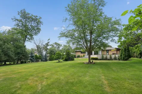 20W276 Belmont Place Addison IL 60101