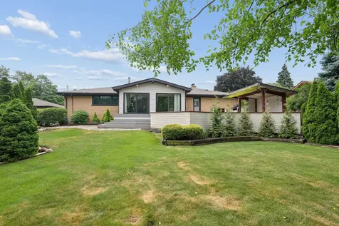 20W276 Belmont Place Addison IL 60101