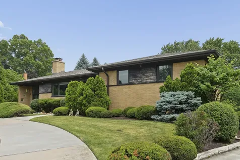 20W276 Belmont Place Addison IL 60101