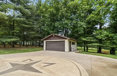 1368 East 16th Road Streator IL 61364
