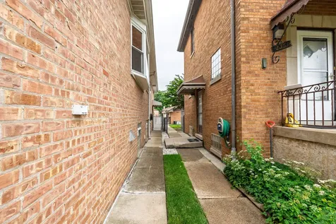 2359 Burr Oak Avenue North Riverside IL 60546