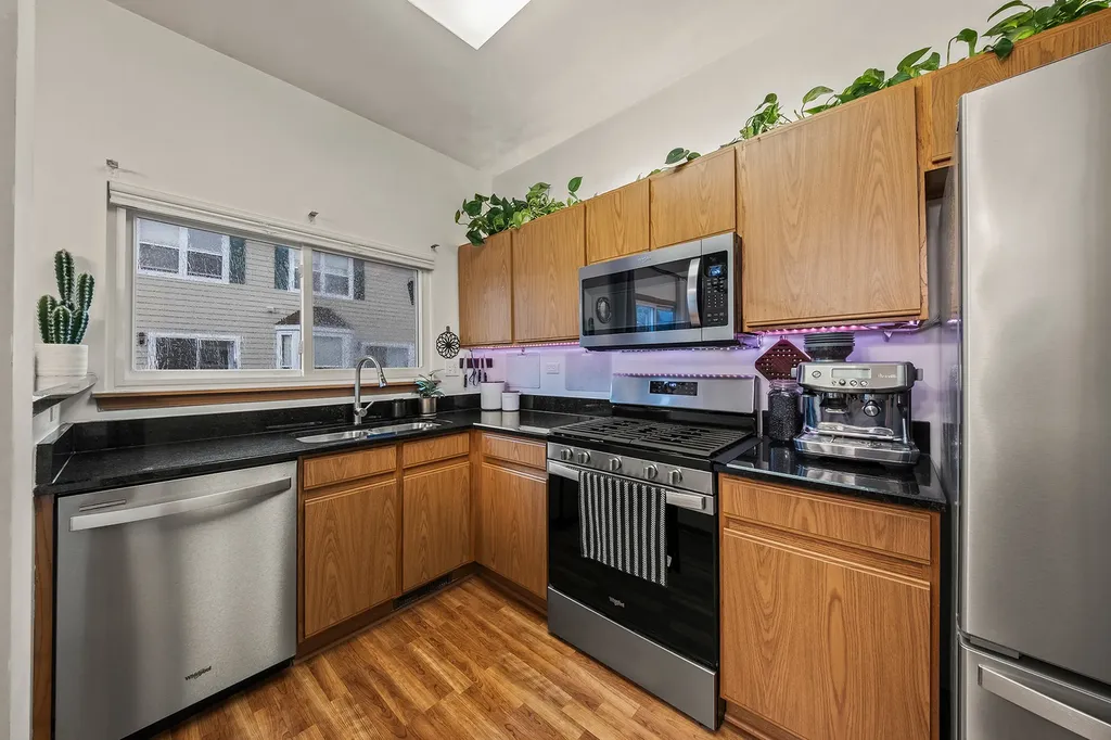 2418 Courtyard Circle Aurora IL 60506