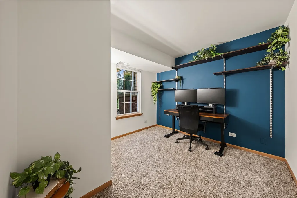 2418 Courtyard Circle Aurora IL 60506