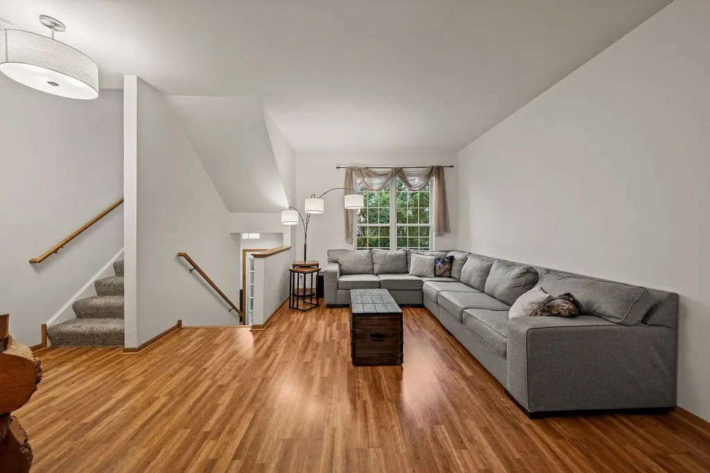 2418 Courtyard Circle Aurora IL 60506
