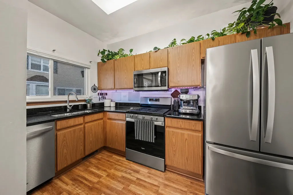 2418 Courtyard Circle Aurora IL 60506