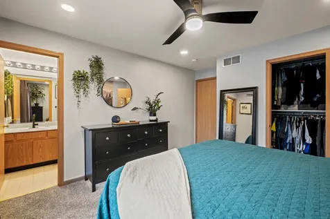 2418 Courtyard Circle Aurora IL 60506