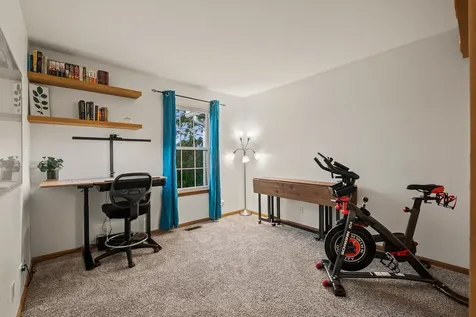 2418 Courtyard Circle Aurora IL 60506