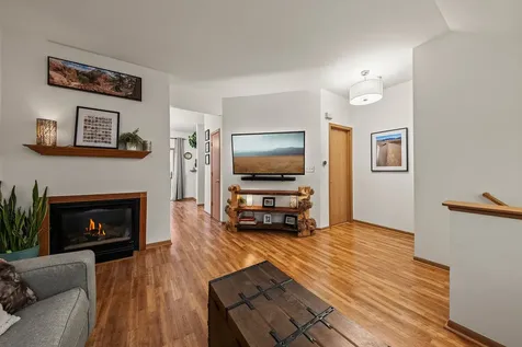 2418 Courtyard Circle Aurora IL 60506