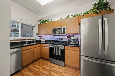 2418 Courtyard Circle Aurora IL 60506
