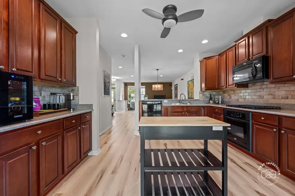4037 Candlewood Lane Naperville IL 60564