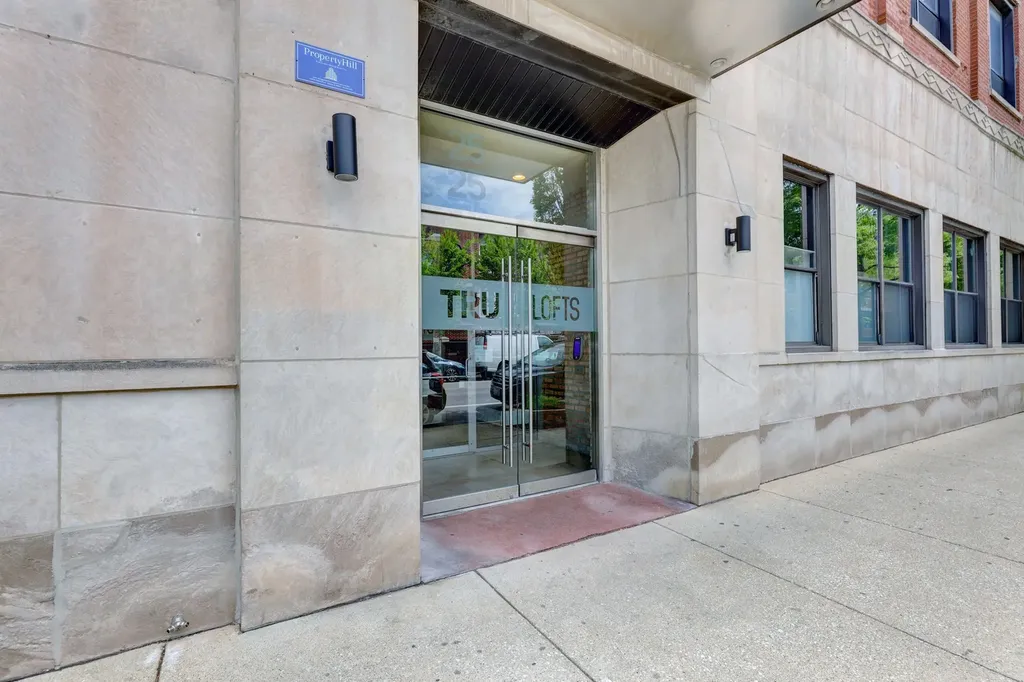 2525 North Sheffield Avenue Chicago IL 60614